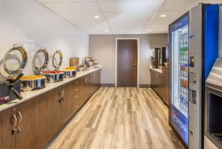 Microtel Inn & Suites by Wyndham - Timmins - 2