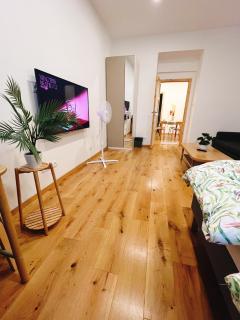 Phuong Nest Prague Cozy 2BR Apartment - 9