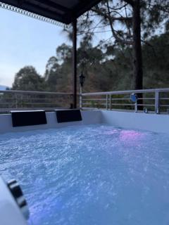 The Himalayan Mansion I Jacuzzi I Pet friendly & Serviced Villa I Open Air Lawn I Bonfire Available I Kasauli By Exotic Stays - 4