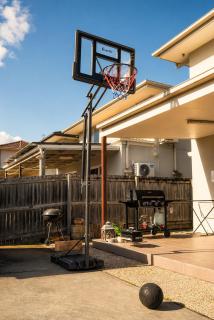 5BR Family Home - EV car point at home, 2 Master Suites - Near Sunnybank, QEII, QSAC and Griffith Uni - 7