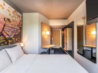 B&B HOTEL Freiburg-West - 4