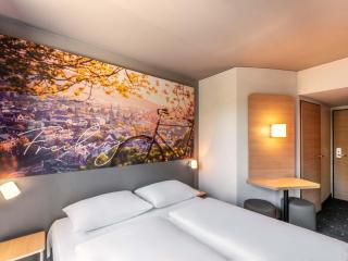 B&B HOTEL Freiburg-West - 3