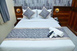 Deluxe AC Room in 4BHK Corporate service Aparment Manyata Tech Park - 9