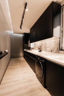 Modern Canadian Style Unit - 1