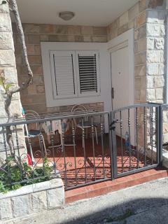 Pet Friendly Apartment Ground Floor - 6