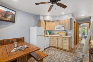 Ground Floor on River Trail, Walk to Ski condo - 5