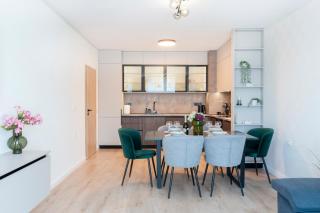 Three Hills Premium Suite near City Center - 2