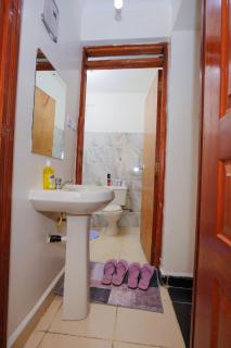 Manta Suites Air B&Bs Thika - 4