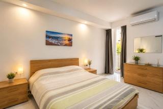 Central Comfort Apartment - Steps From All Amenities - 5