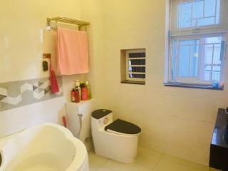 Bathtub & Big Closet Room - 9