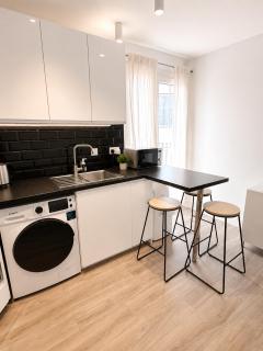 Grand Central House - Classic Two Bedroom - GibraltarStay Apartments - 4