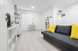 Apartment H Private Complex Metro 4 Guests - 3