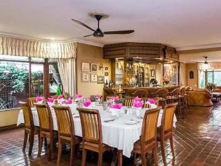 The Woodpecker Inn - 1