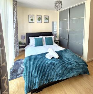 Modern Luxury City Centre Apartment Prime Location - 5