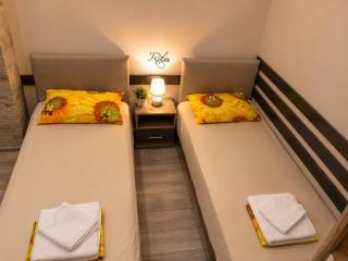 Apartment RELAX, City Centre, Free Wi-Fi, Self Check-In - Ruse - 1