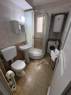 Mali's Apartment - Prishtina City Center - 5