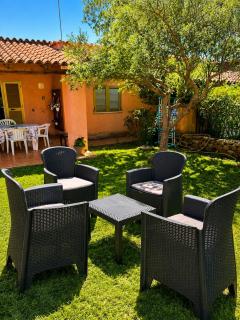 Conchiglia Family & Pet Friendly - Fenced Garden - 2BR - Near the Sea - Wi-Fi - AC - BBQ - 8
