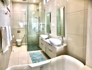Camps Bay Blue Self-Catering Studios - 8