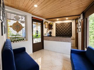 Kavin Highland - The Mall Dalhousie - 6