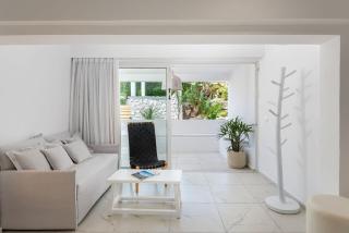 Dimitra Beach Hotel & Suites - 4