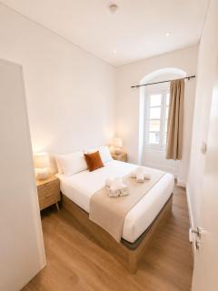 Grand Central House - Deluxe Two Bedroom - GibraltarStay Apartments - 8