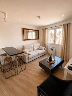 Grand Central House - Deluxe Two Bedroom - GibraltarStay Apartments - 5