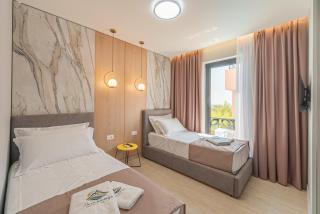 Premium Apartment - Sea & Pool Views - Villa Evianamar III - 2