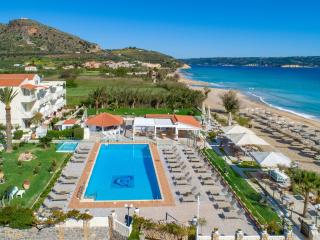GK Beach Hotel - 6