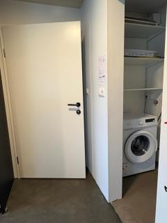 Luxury-Feel Modern Studio - 7