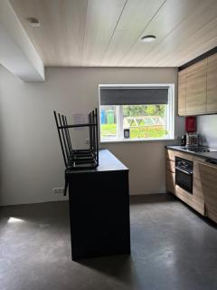 Luxury-Feel Modern Studio - 6