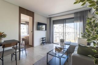 Suite Urbaine Chic avec Balcon et parking Privé - 2