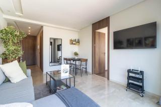 Suite Urbaine Chic avec Balcon et parking Privé - 3