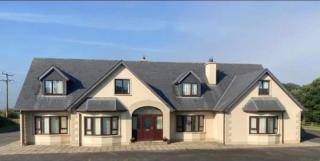 Bree House Sleeps 16 with Free Parking - 1