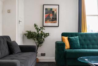 Luxurious 1-Bedroom Penthouse on Oxford Street 11G - 5