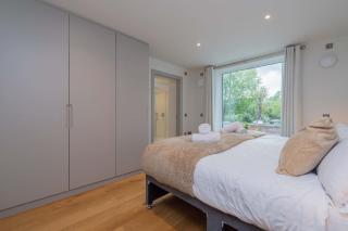 Parking - Modern - 2 Bedroom Apt - 5 Min to Centre - 4