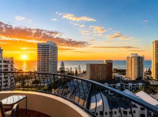 Penthouse Ocean View 2BR - Sleeps 8 & Baby - Pool & Parking - 9