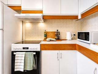 Robin's Oceanview Penthouse 1 Min to Beach - 2