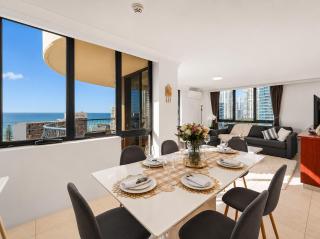Robin's Oceanview Penthouse 1 Min to Beach - 6