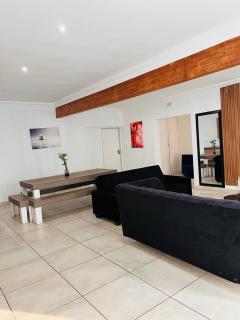 Airport Continental Guest House - 2