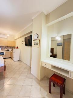 Mitro Guesthouse - 5