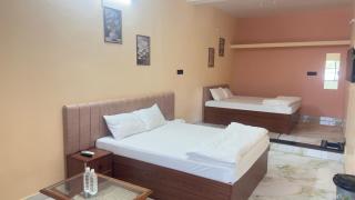 Hotel Prisha Recidency - 8