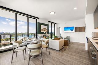 Ocean Dreams Chic 2BR Getaway Minutes from Miami's Top Attractions - 5