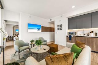 Ocean Dreams Chic 2BR Getaway Minutes from Miami's Top Attractions - 1