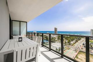 Ocean Dreams Chic 2BR Getaway Minutes from Miami's Top Attractions - 9