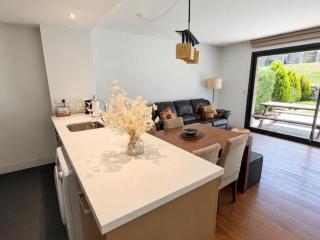 Apartamento Ferreries, piscina climatizada, jardín - 0