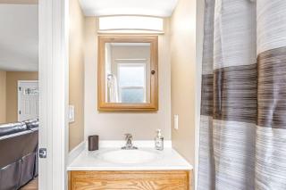 1BR Coeur d'Alene Bungalow - half mile to Lake - 3