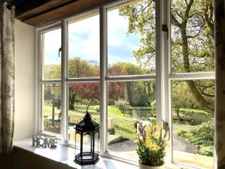 Pheasants Roost With Indoor Pool In Devon - 0