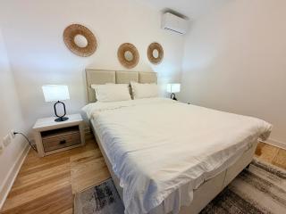 Golden Light Residence - Luxury Spacious Holiday Condo with Sea view - 1