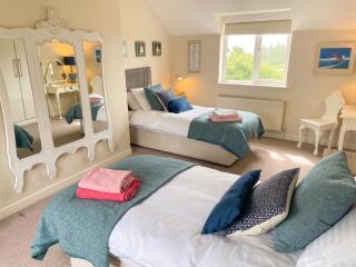 Spacious house with sea and mountain views, Co. Kerry - 8