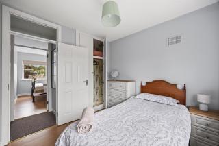 Home Away from Home in Waterford 4 bed rooms - 2